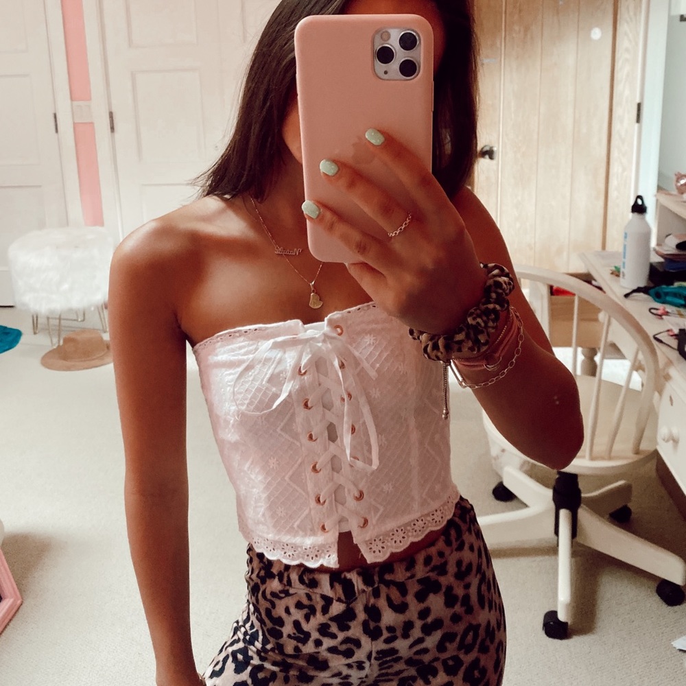 LACE UP TOP- FOREVER 21